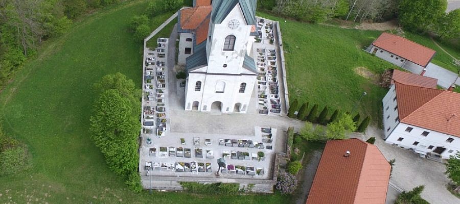 Fotogrametrično dokumentiranje kulturne dediščine – primer 3D modela cerkve na Prežganju